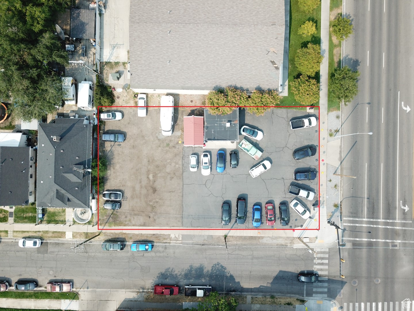 Main image without alt text