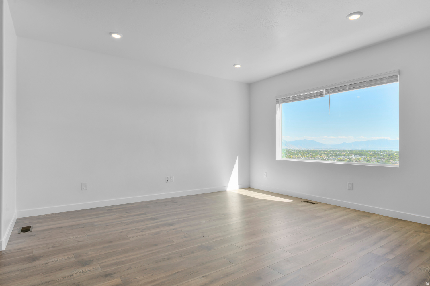 INVERNESS BY D.R. HORTON - Residential