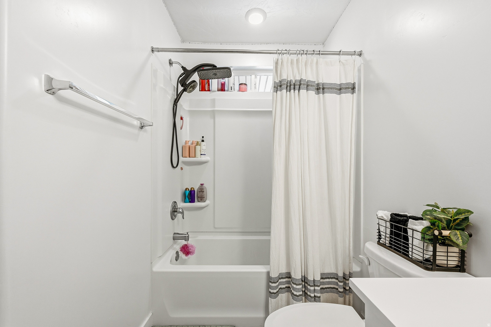 DR HORTON - NORTH FIELD TOWNHOMES - Residential