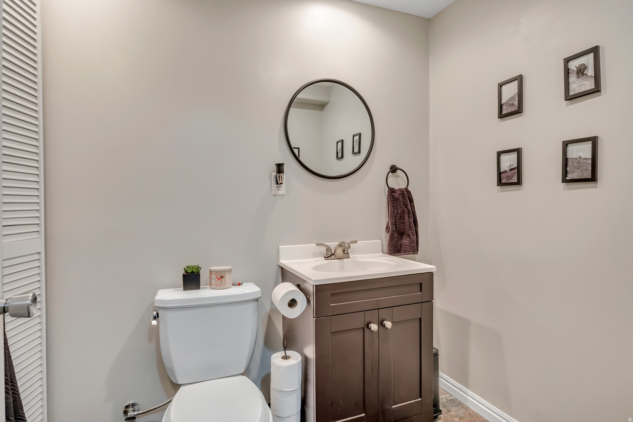 INVERNESS SQUARE - Residential