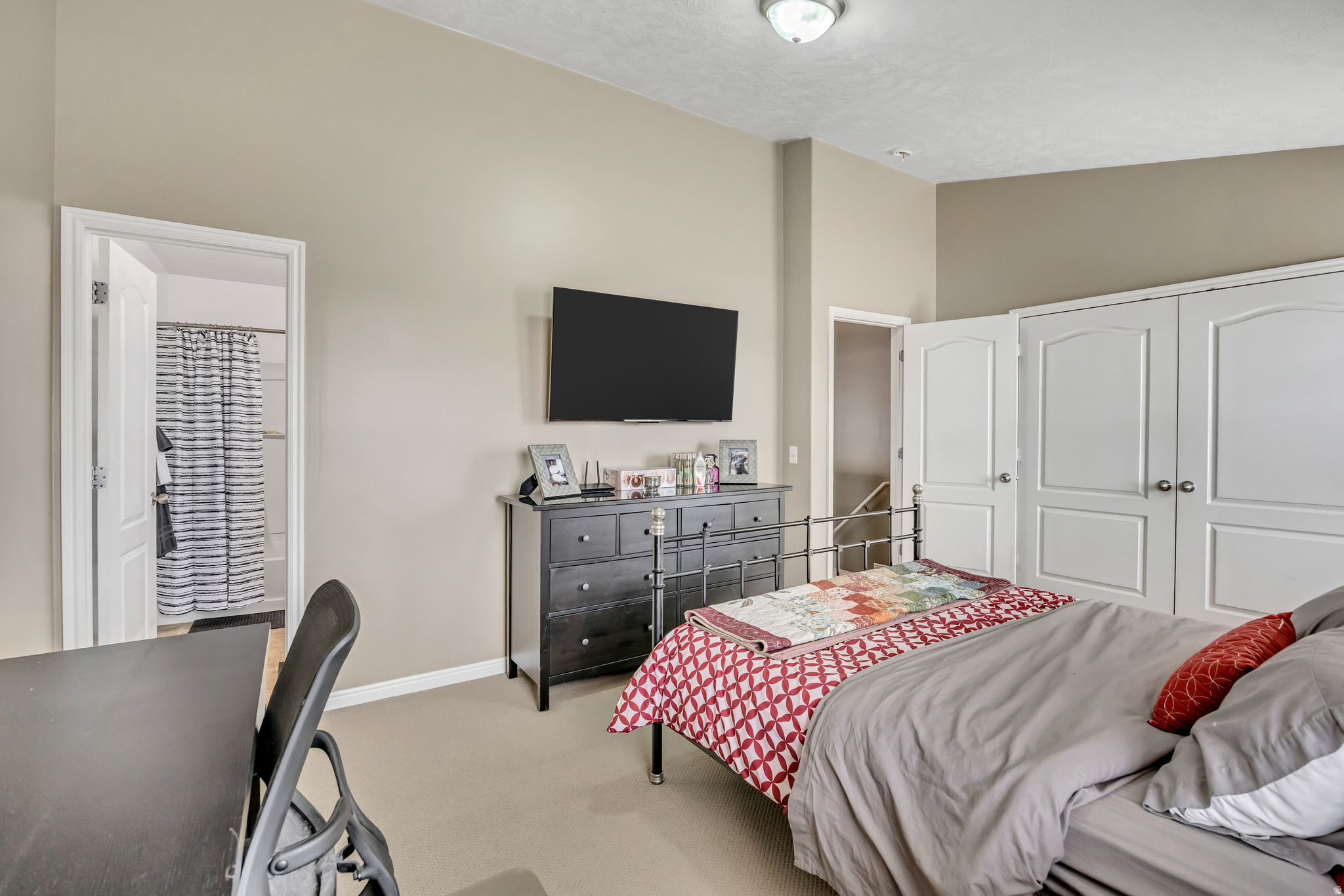 INVERNESS SQUARE - Residential