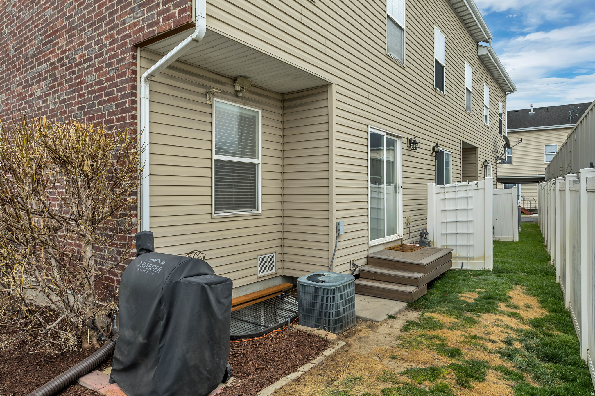 INVERNESS SQUARE - Residential