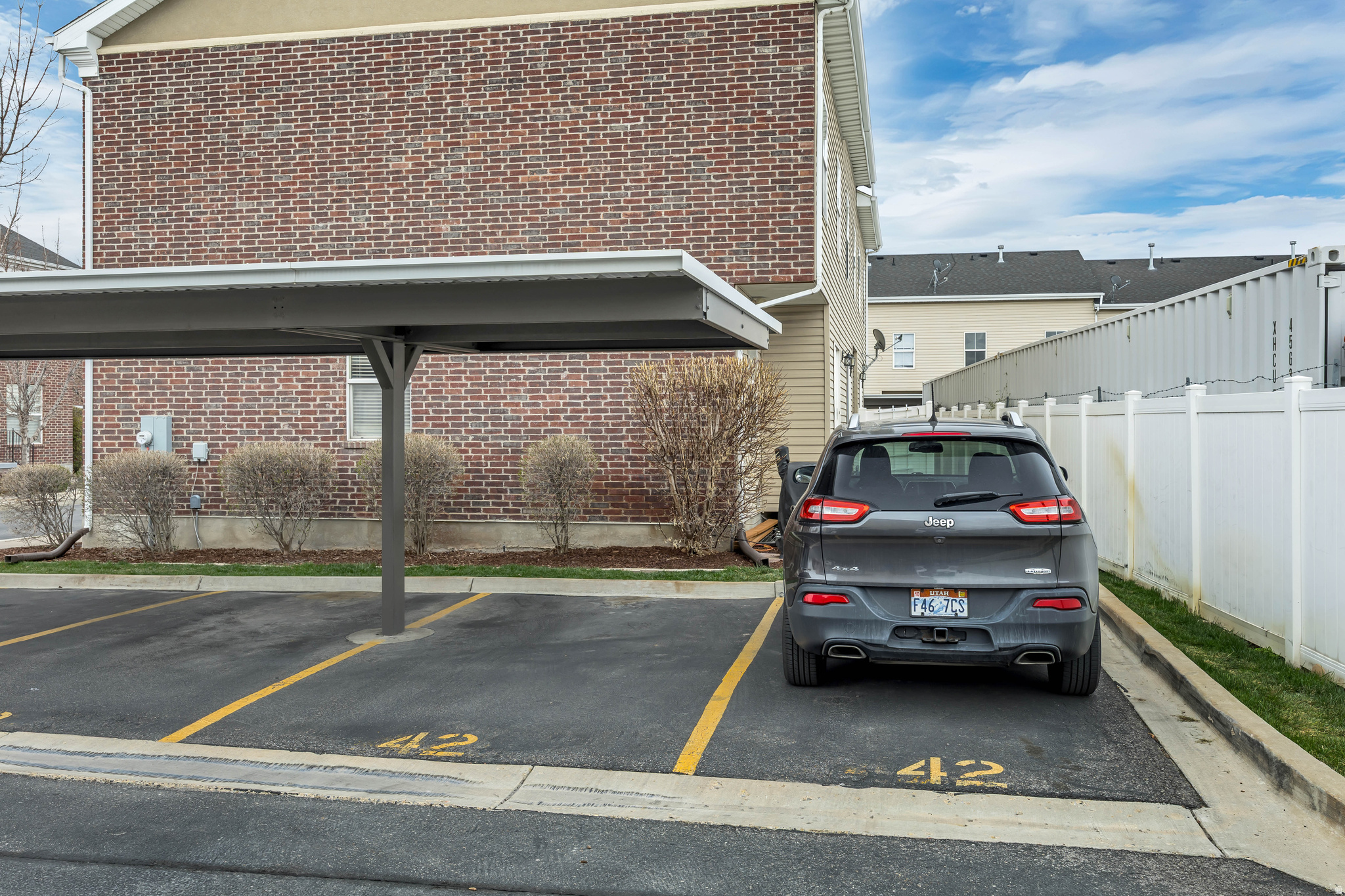 INVERNESS SQUARE - Residential