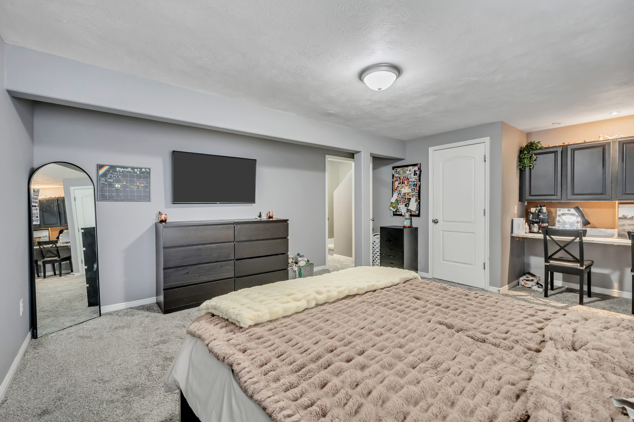 INVERNESS SQUARE - Residential