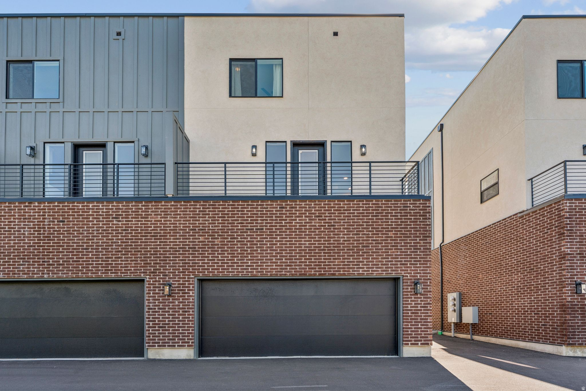 THE BROOKS ON MAIN - Residential