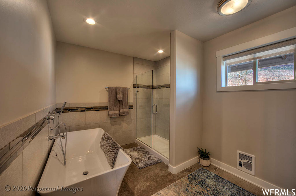 TRAIL HEAD - Residential