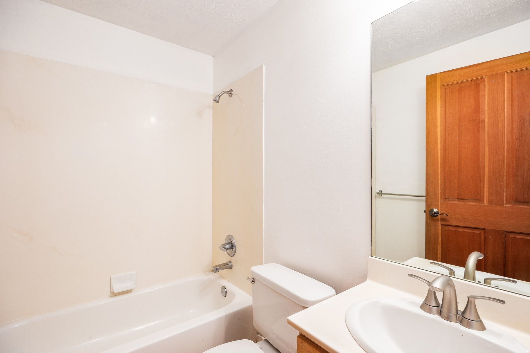 CRESTVIEW CONDOMINIUM PHASE 1 - Residential