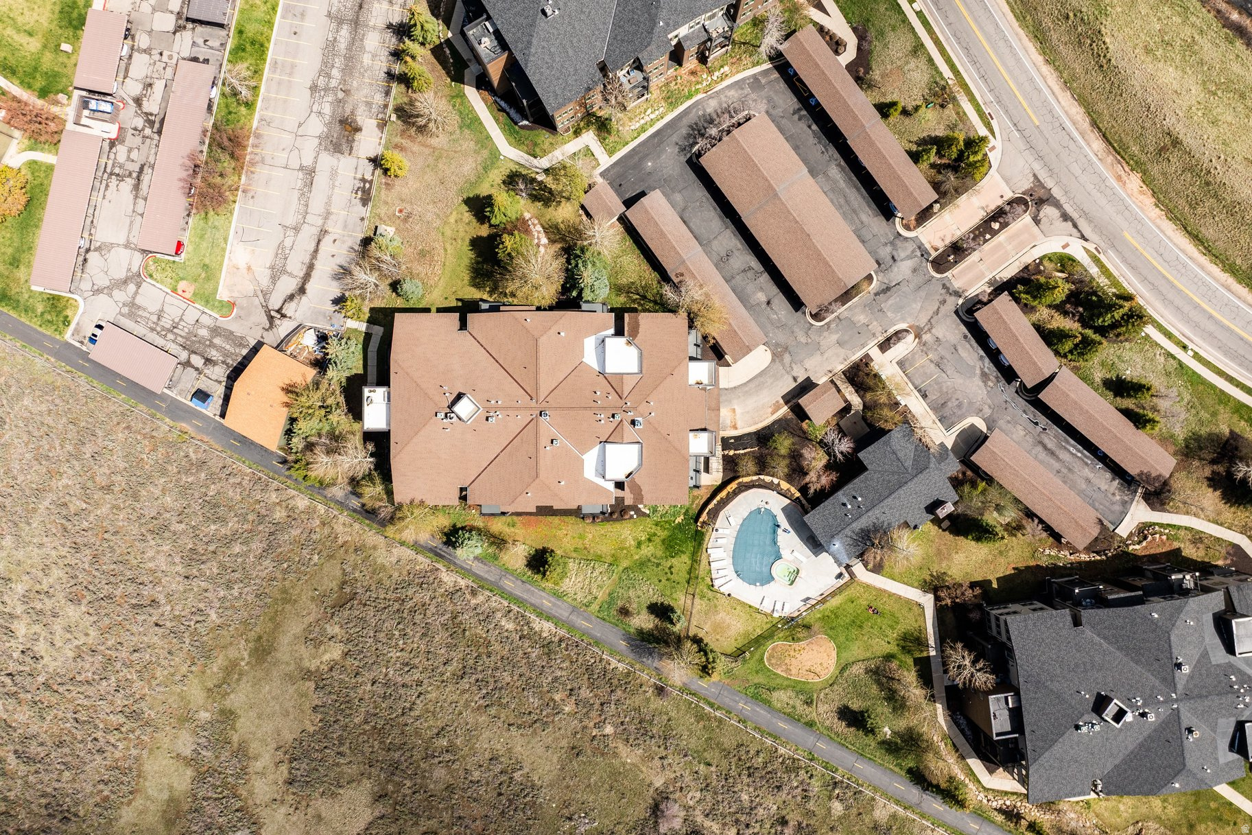 CRESTVIEW CONDOMINIUM PHASE 1 - Residential