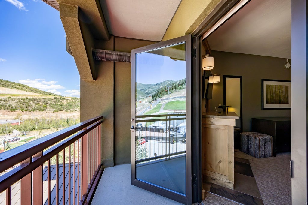 Photo of 3855 GRAND SUMMIT DR #558 Q2, Park City, UT 84098 (MLS # 2183303)