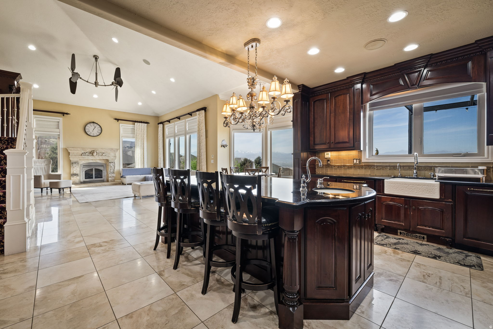 CORNER CANYON VISTA - Residential