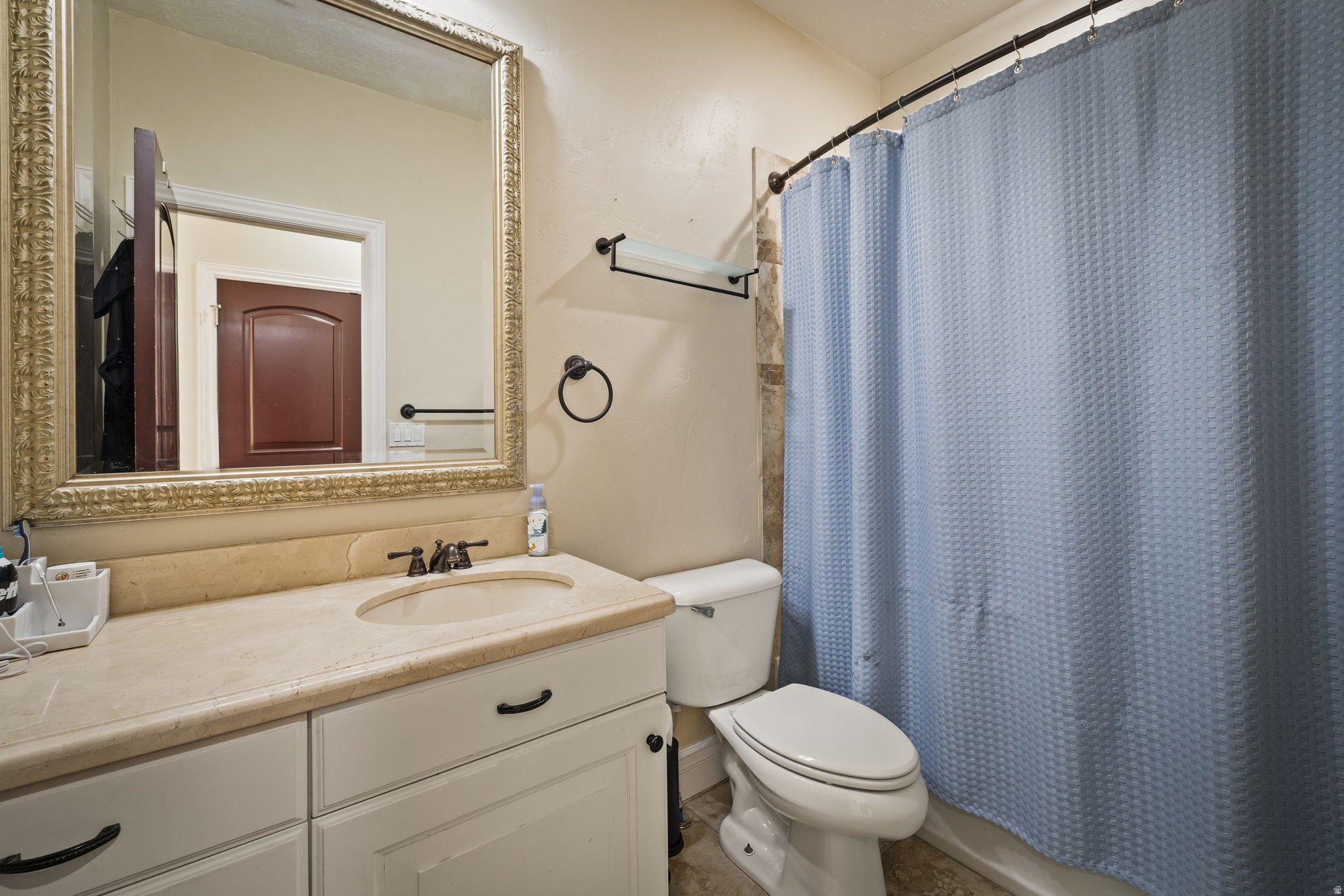 CORNER CANYON VISTA - Residential