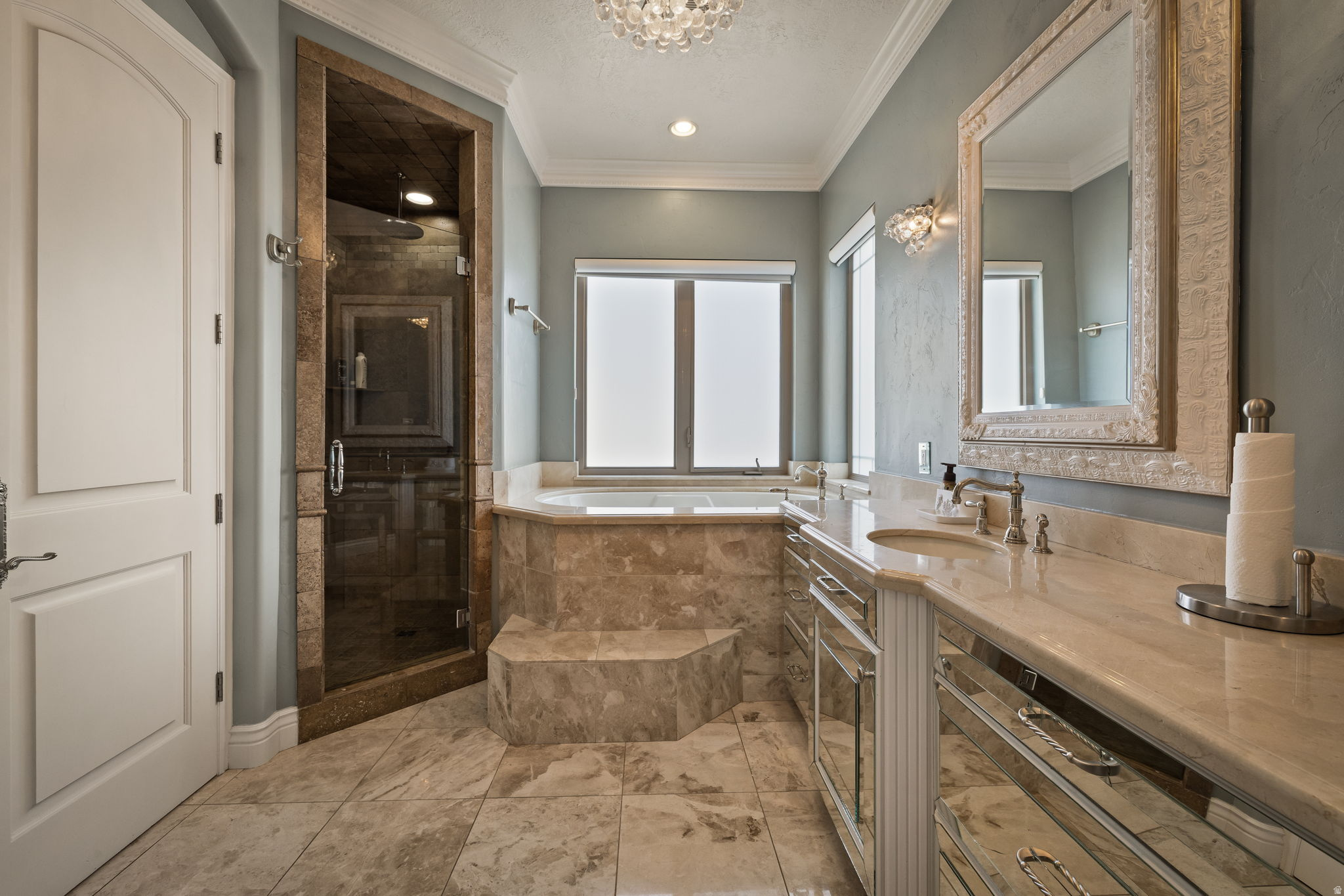 CORNER CANYON VISTA - Residential