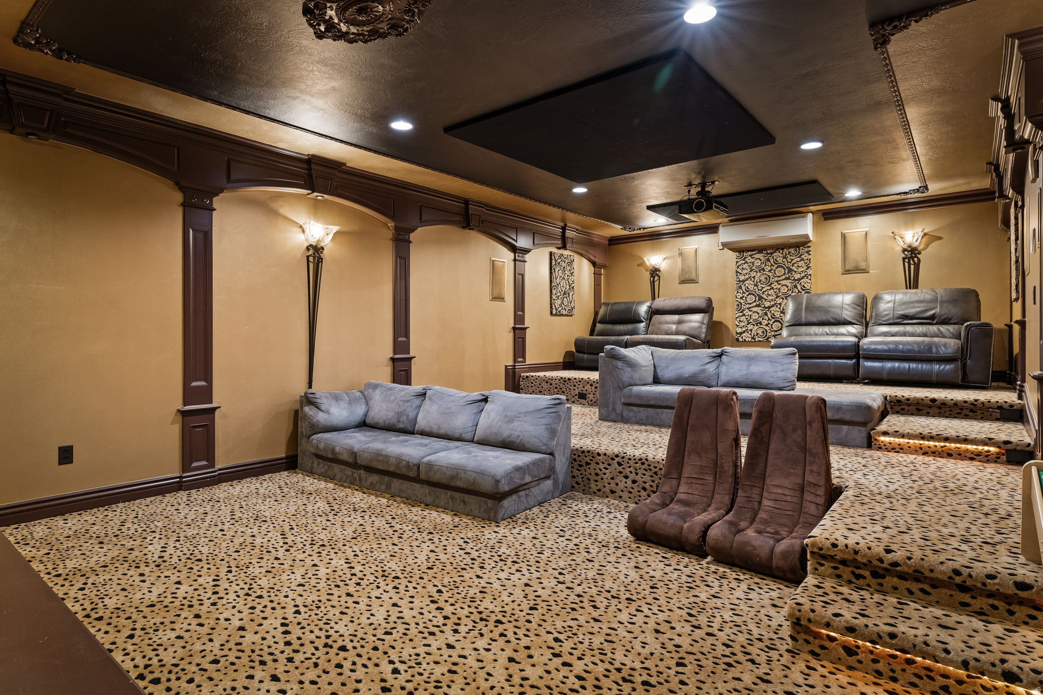 CORNER CANYON VISTA - Residential