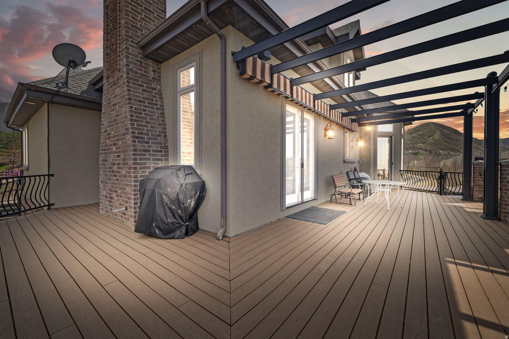 CORNER CANYON VISTA - Residential