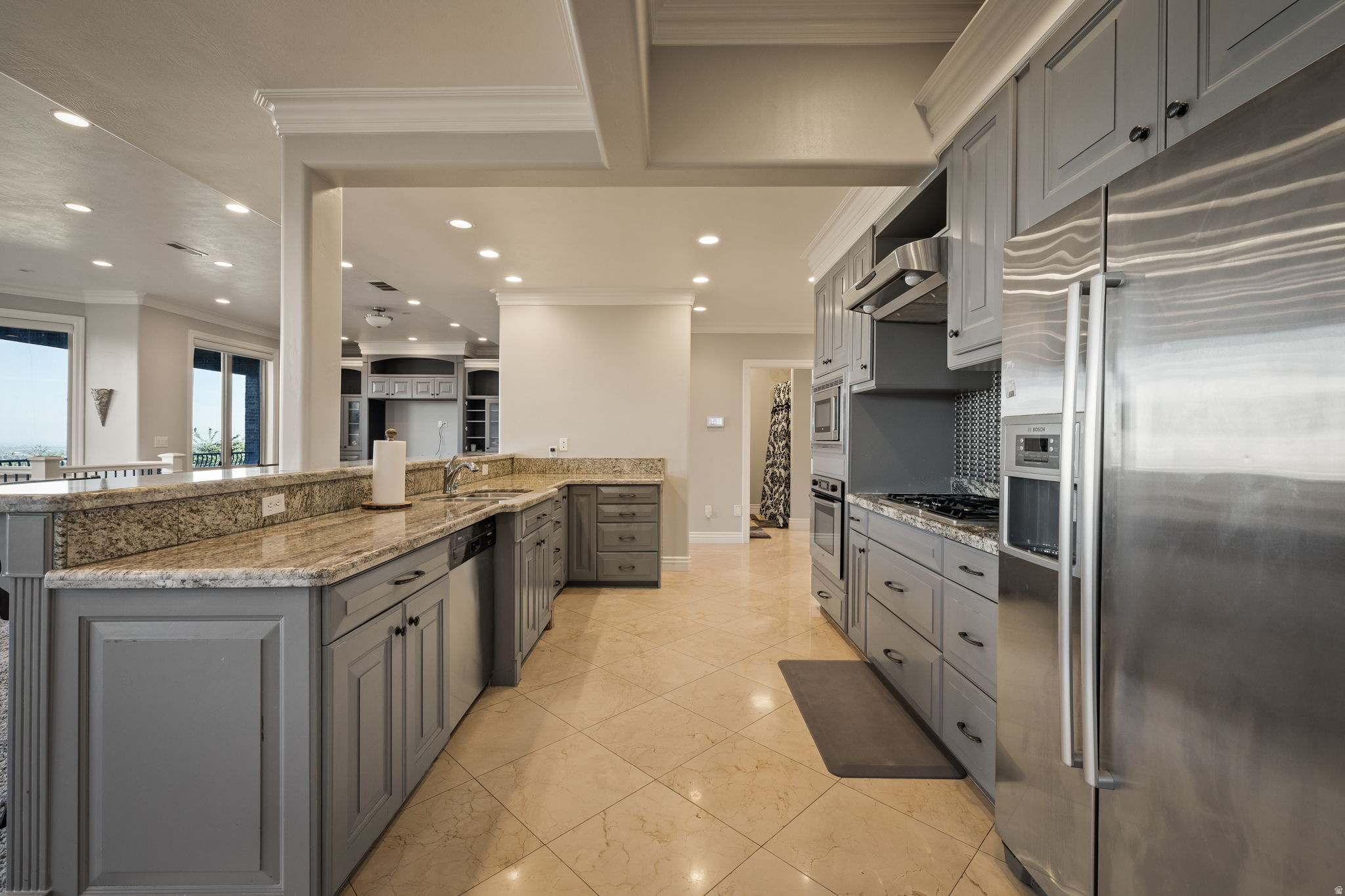 CORNER CANYON VISTA - Residential