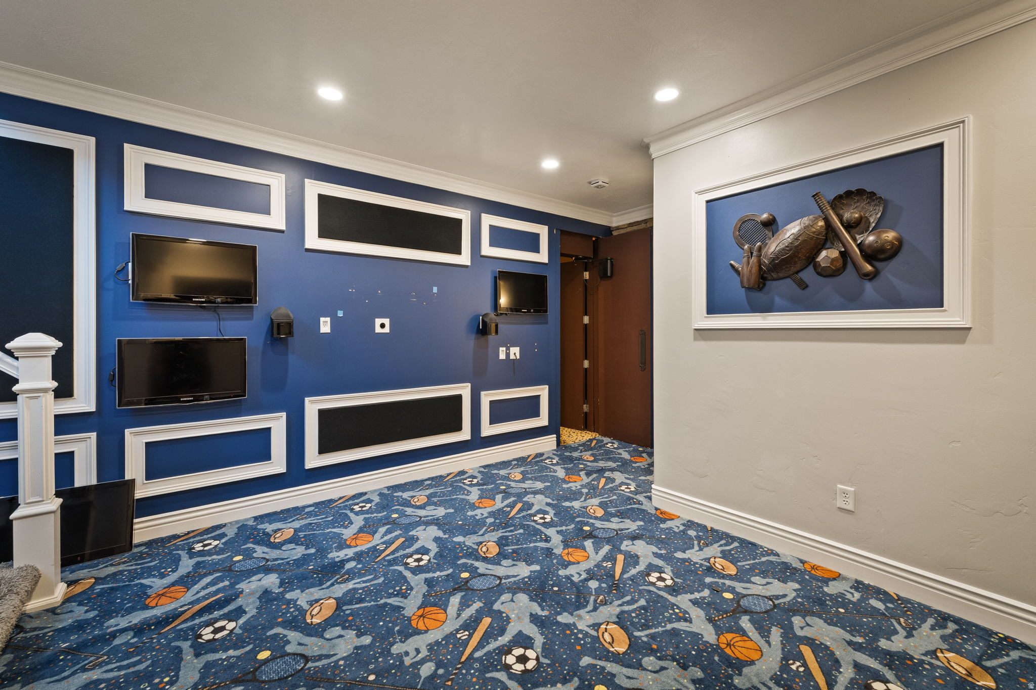 CORNER CANYON VISTA - Residential