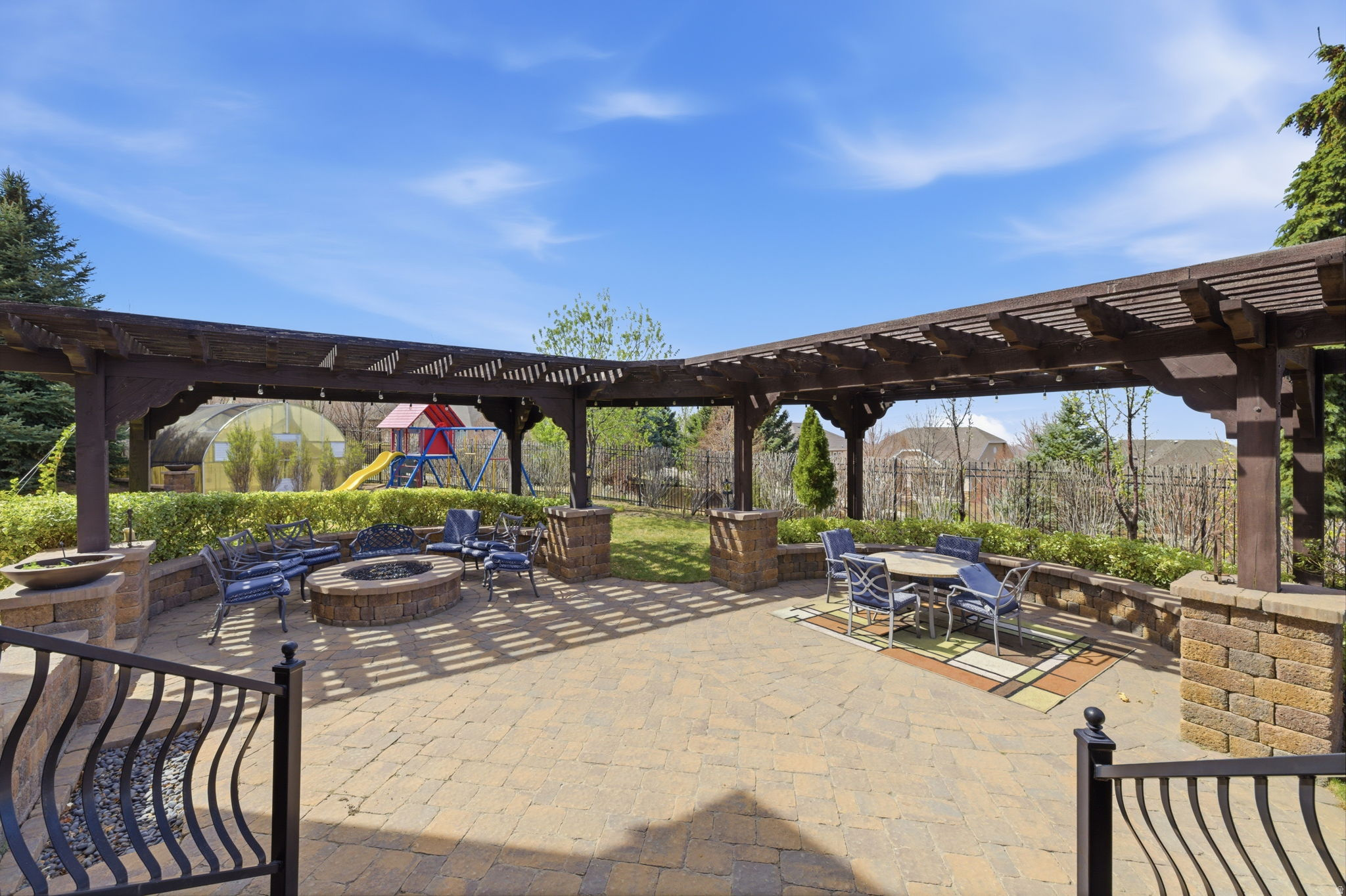 CORNER CANYON VISTA - Residential