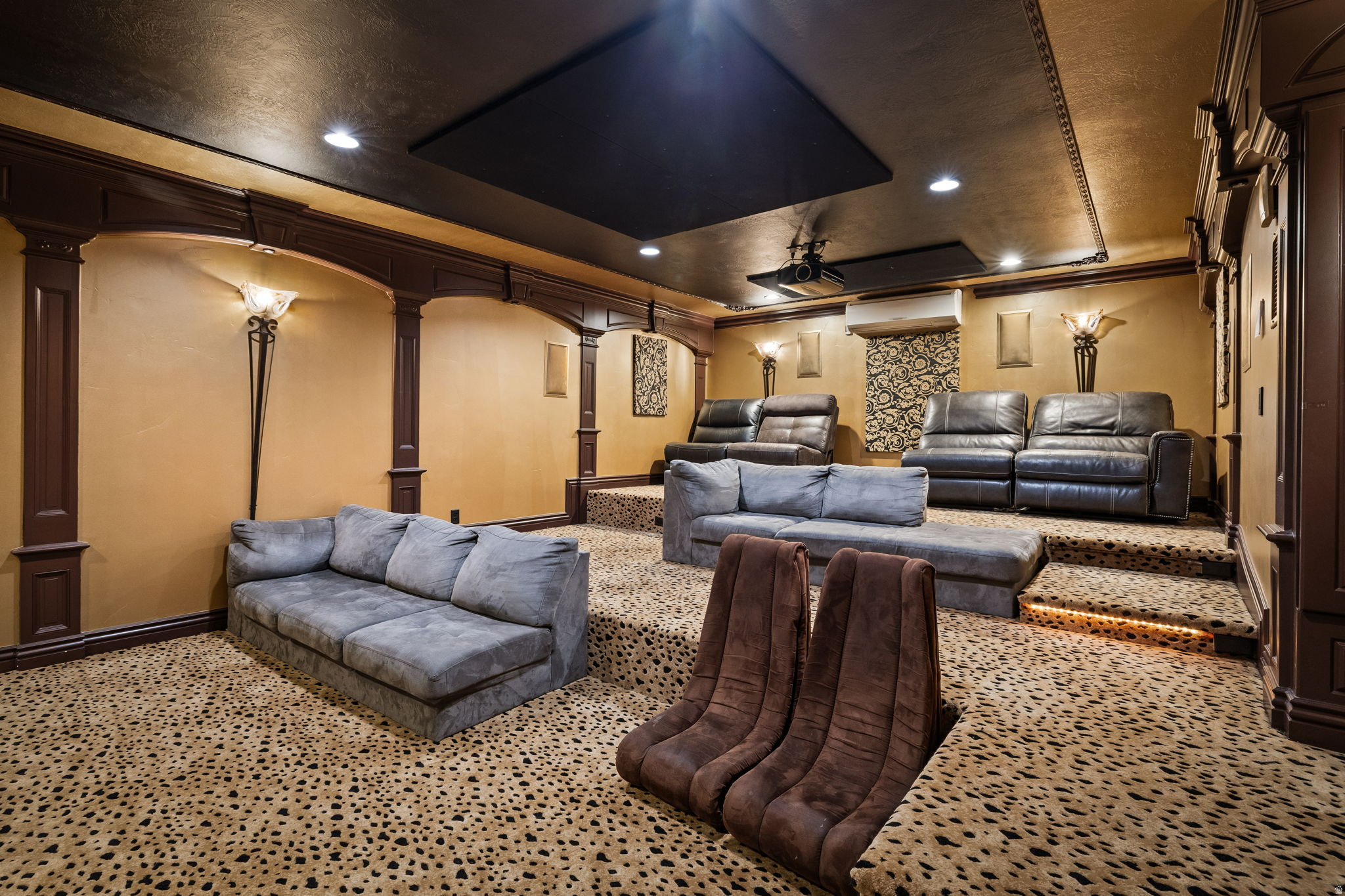 CORNER CANYON VISTA - Residential