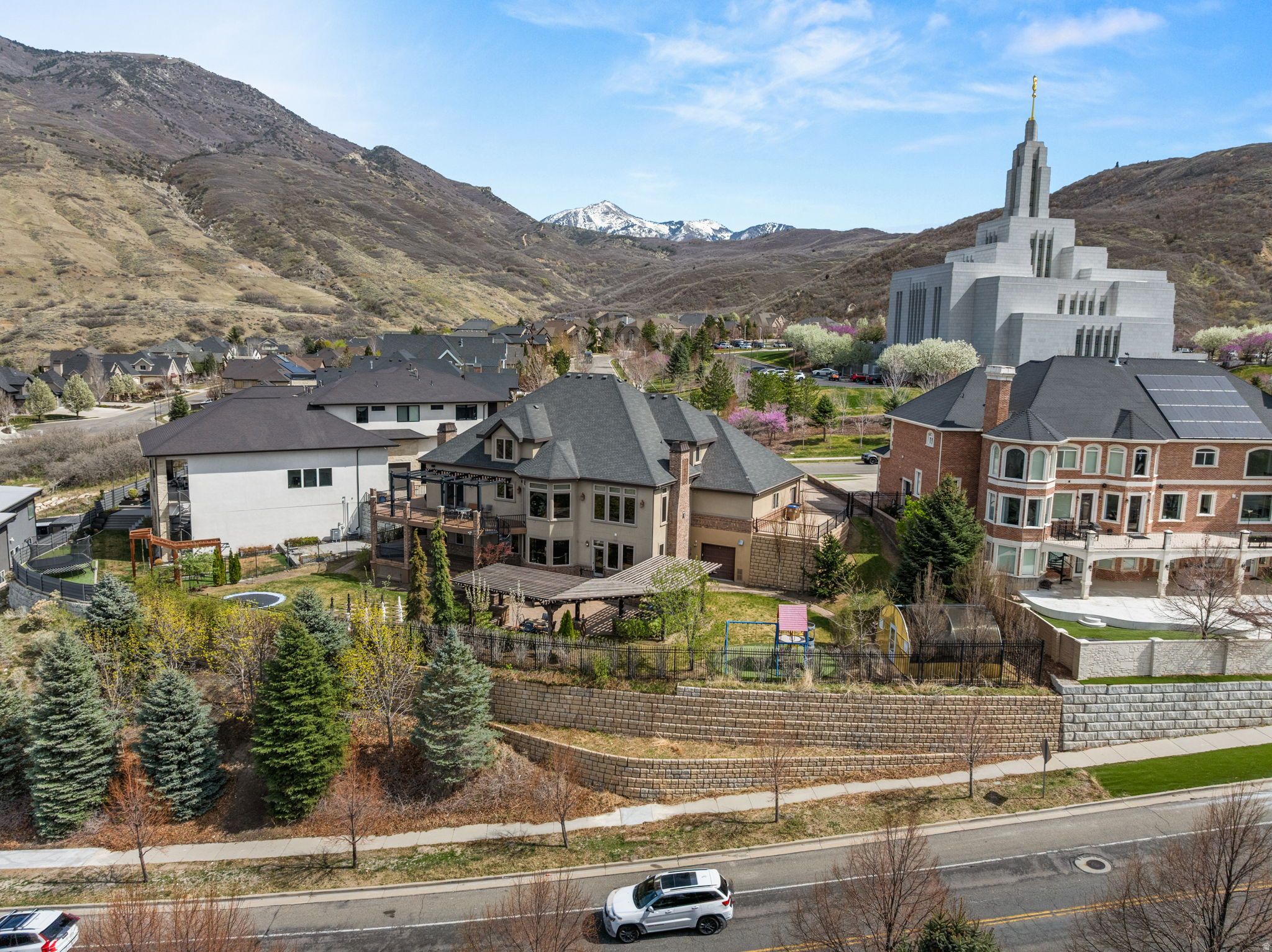 CORNER CANYON VISTA - Residential