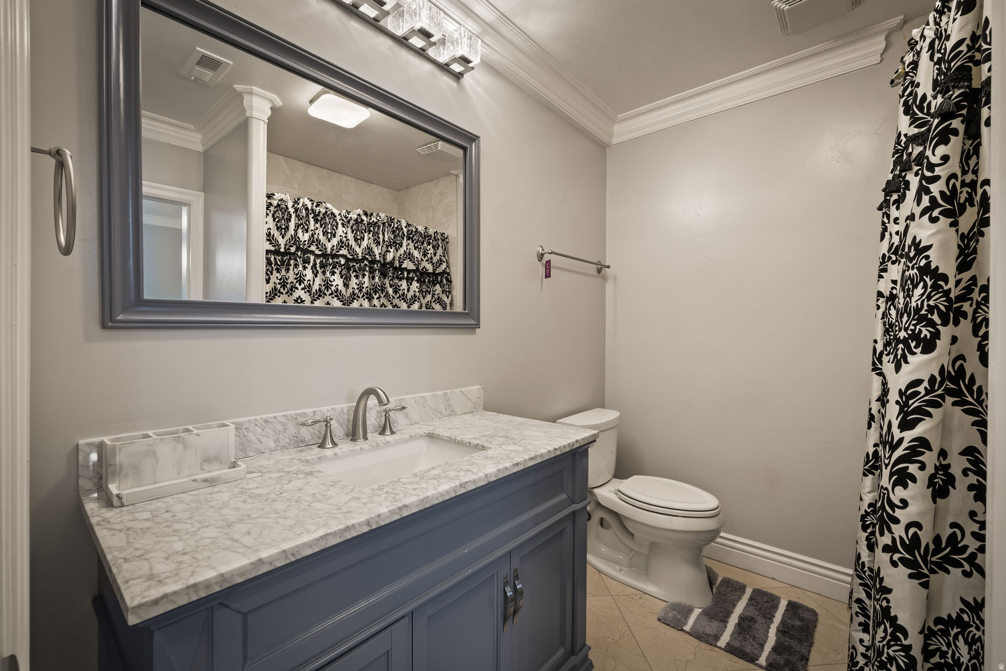 CORNER CANYON VISTA - Residential