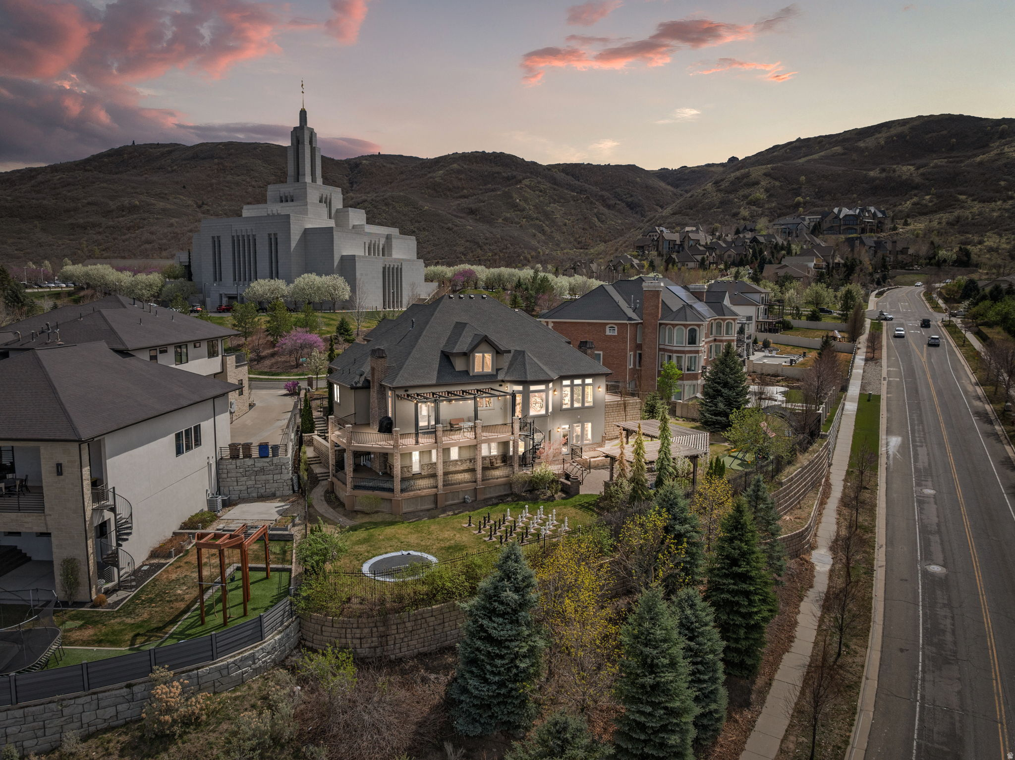 CORNER CANYON VISTA - Residential