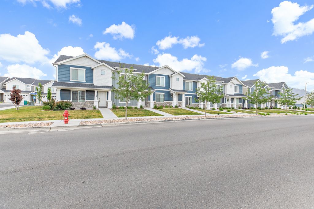 Photo of 3957 W COOL SPRING AVE, Lehi, UT 84043 (MLS # 2158543)