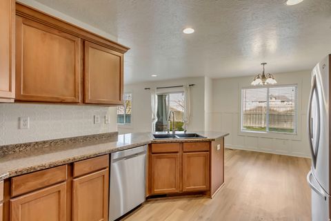 Tiny photo for 4095 E OAKLAND HILLS DR N, Eagle Mountain, UT 84005 (MLS # 2126862)