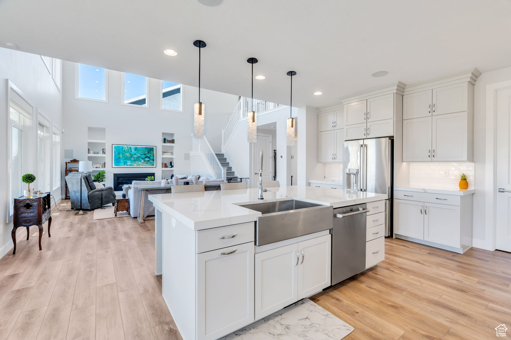 LAKESIDE - Residential