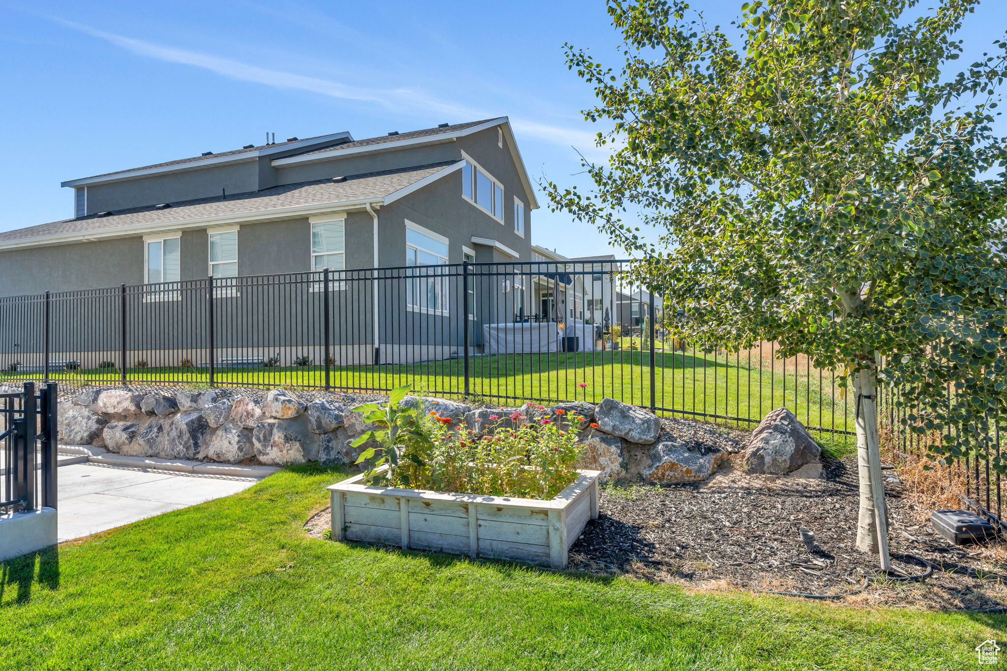 LAKESIDE - Residential