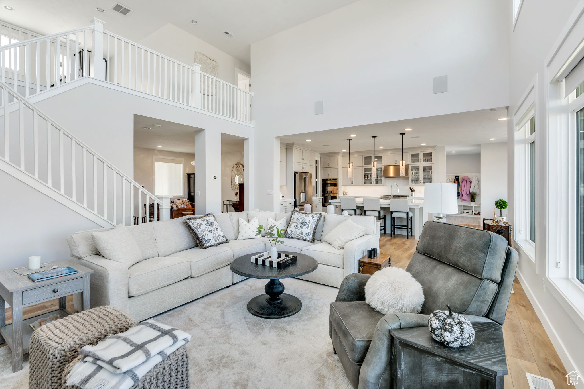 LAKESIDE - Residential