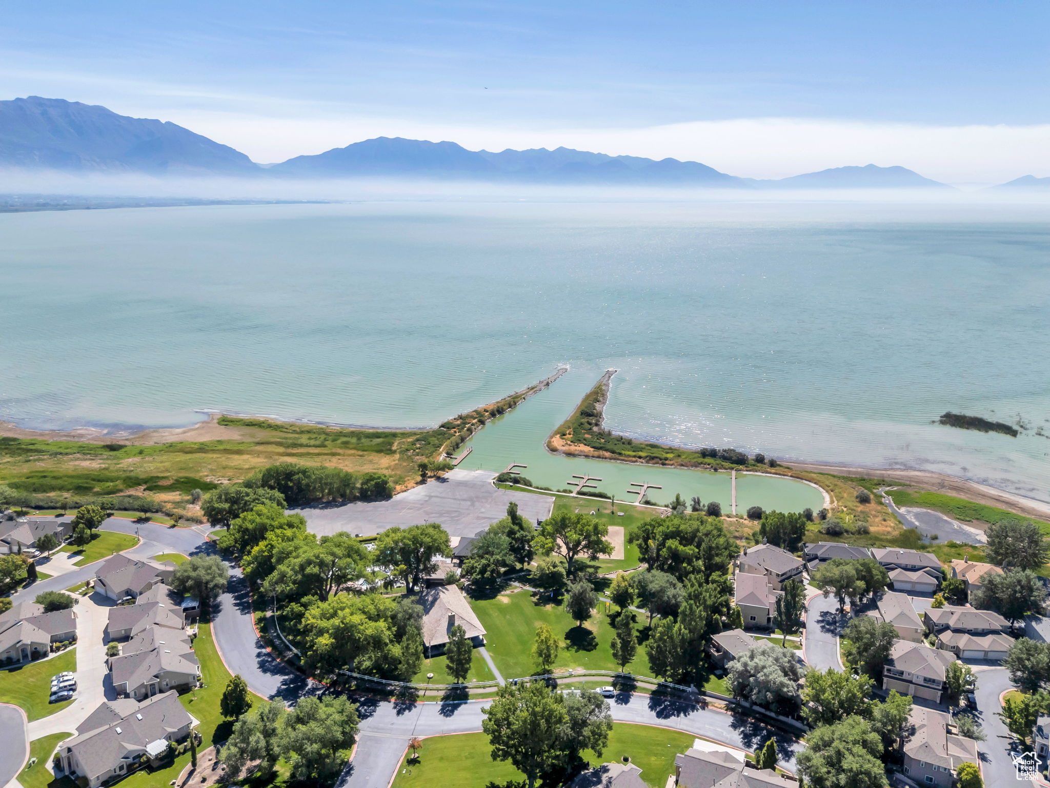 LAKESIDE - Residential