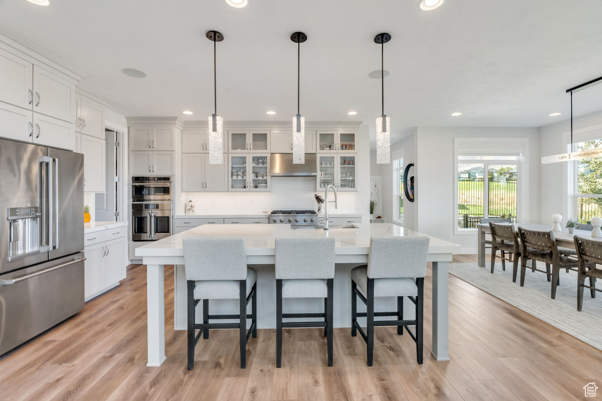 LAKESIDE - Residential