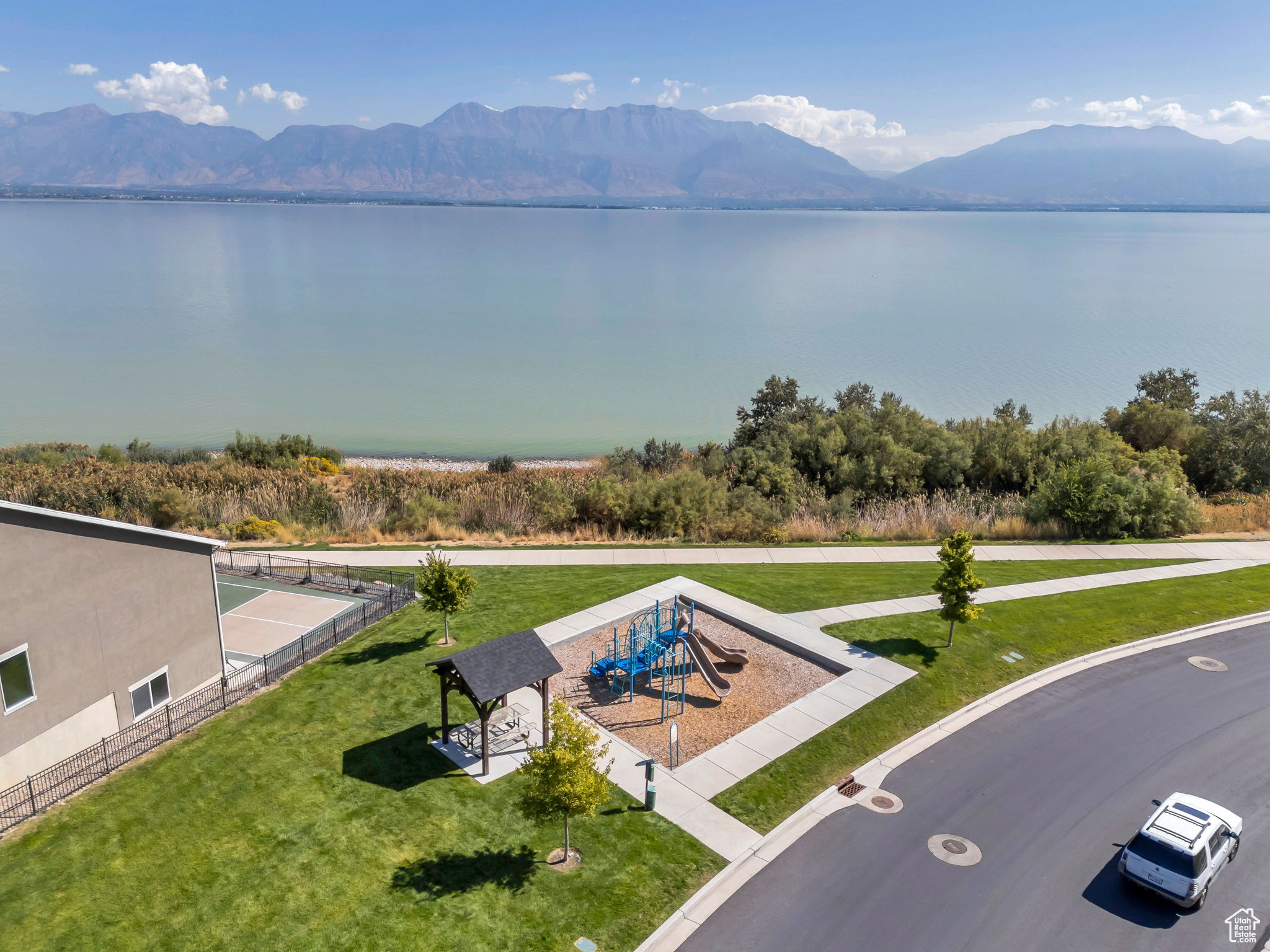 LAKESIDE - Residential