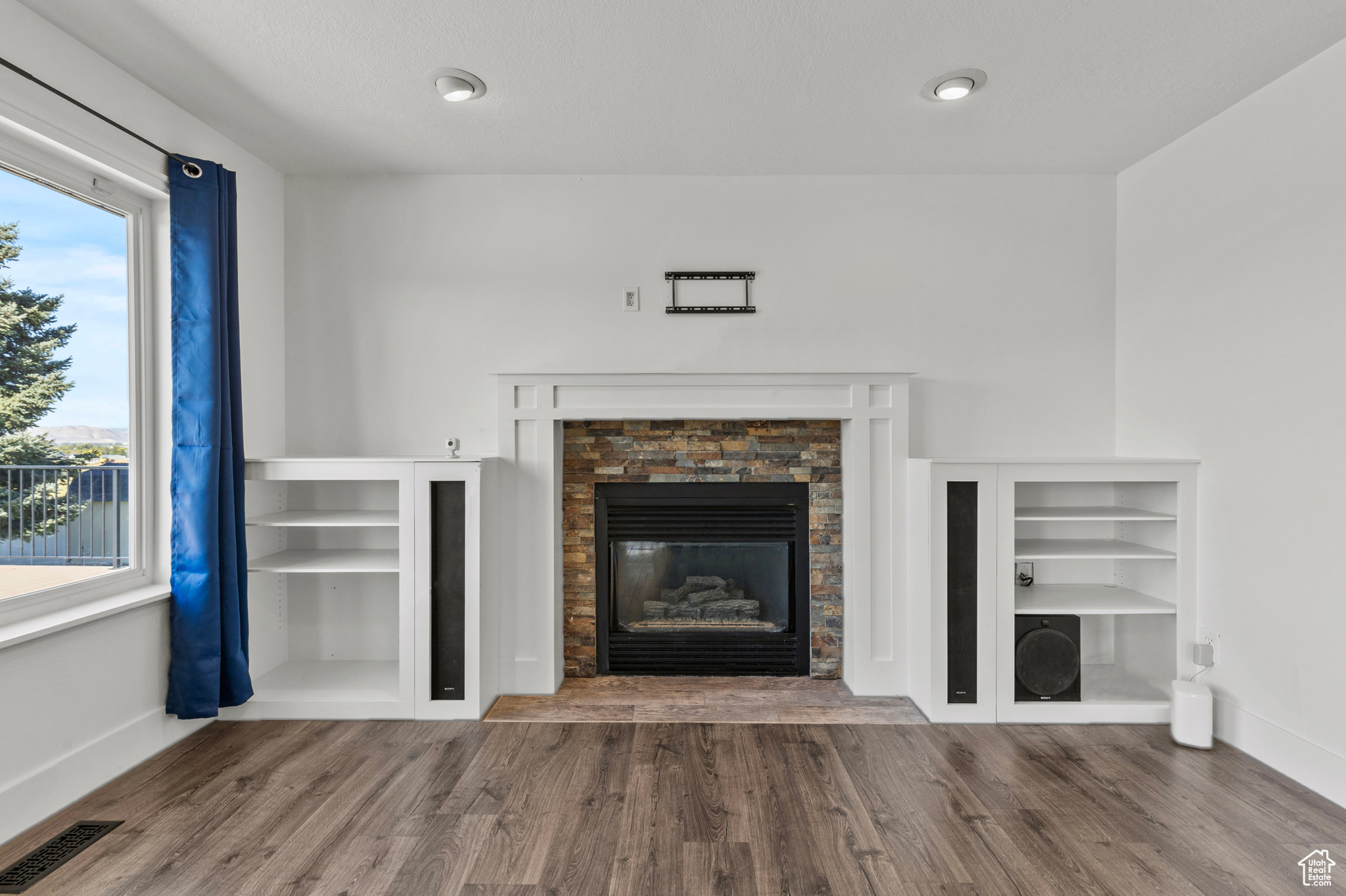 FOOTHILL HEIGHTS - Residential