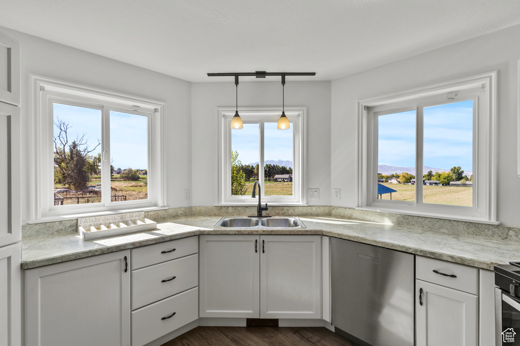 FOOTHILL HEIGHTS - Residential