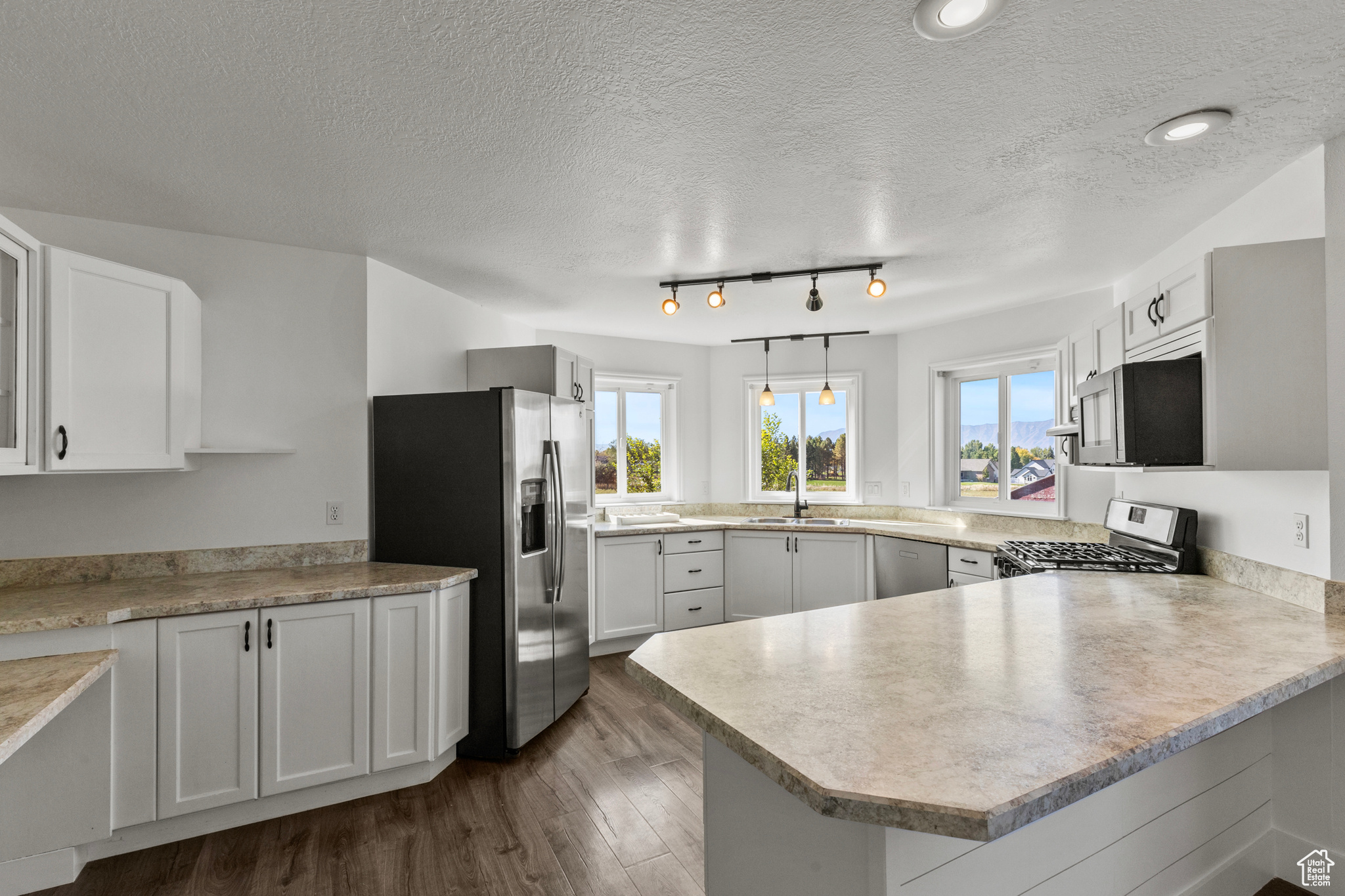 FOOTHILL HEIGHTS - Residential