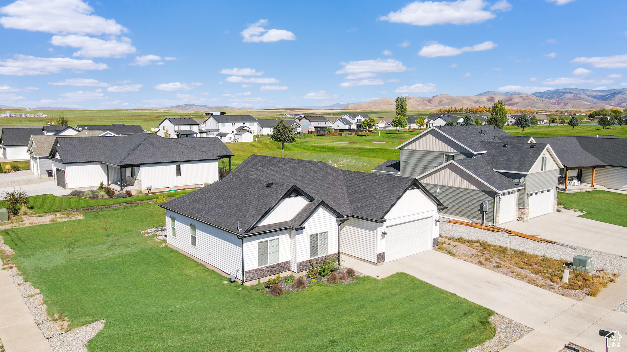 COUNTRY CLUB ESTATES - Residential