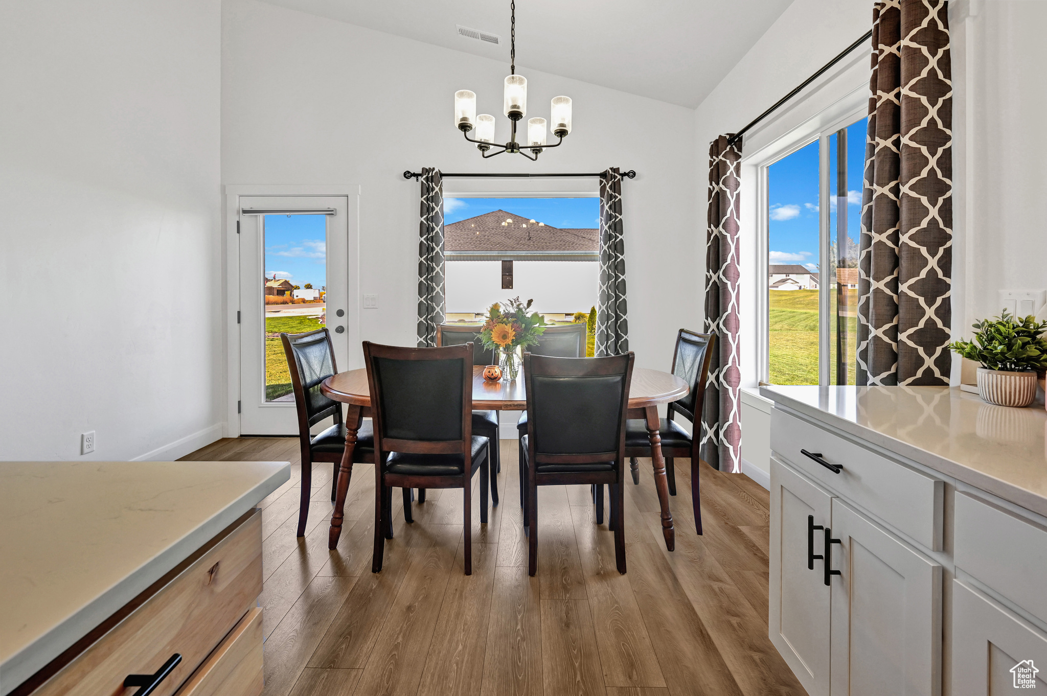 COUNTRY CLUB ESTATES - Residential