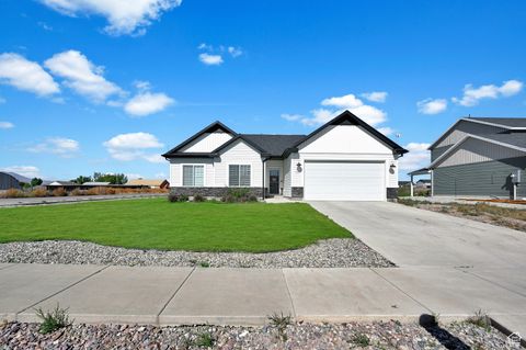 Photo of 117 E EAGLE WAY, Preston, ID 83263 (MLS # 2115722)