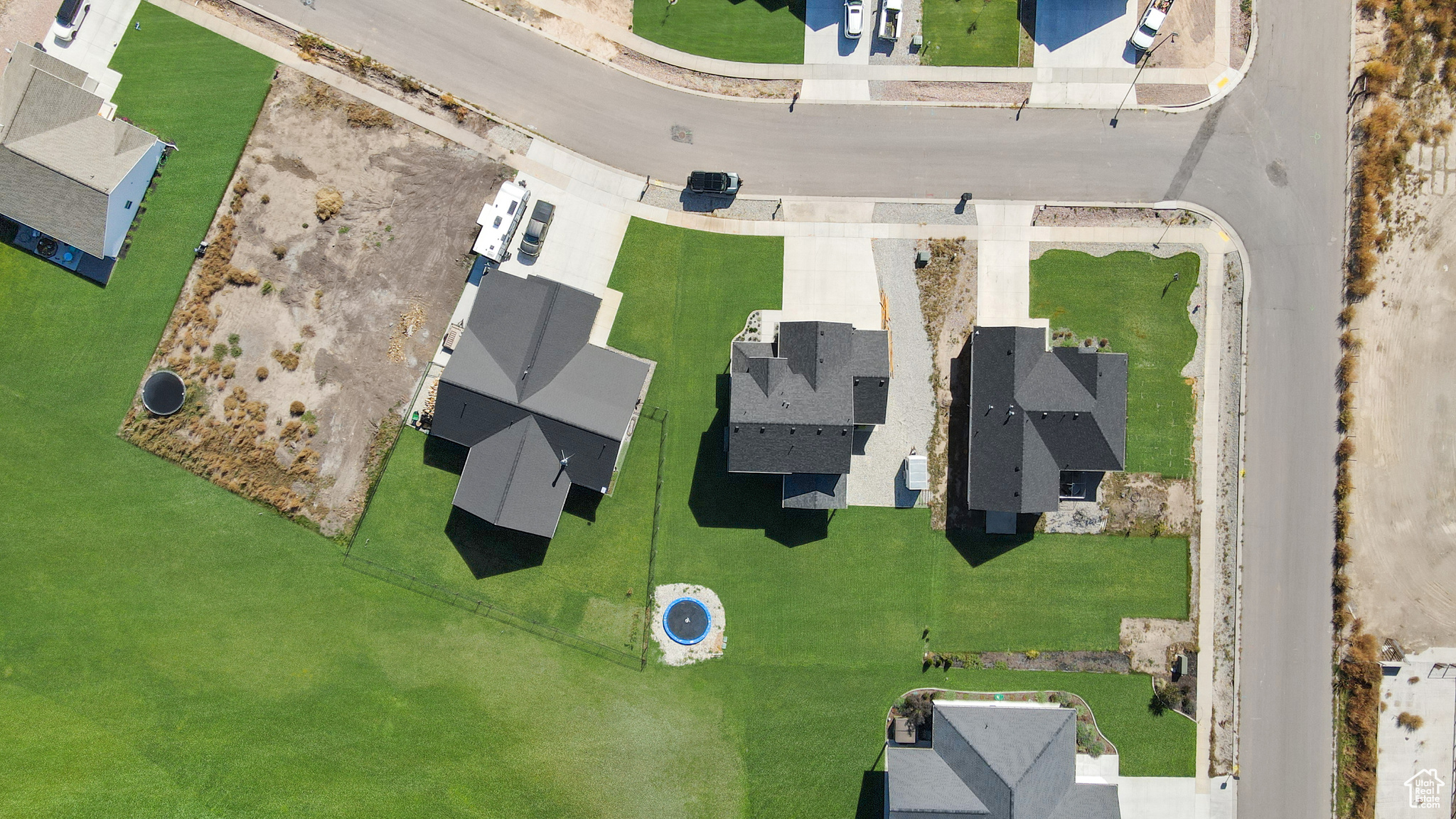 COUNTRY CLUB ESTATES - Residential
