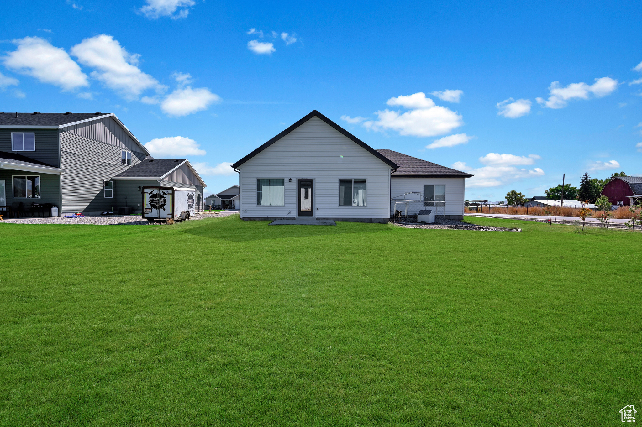 COUNTRY CLUB ESTATES - Residential