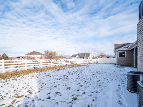 Tiny photo for 3736 W HAMMON LN S, Syracuse, UT 84075 (MLS # 2134554)