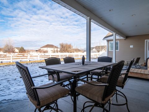 Tiny photo for 3736 W HAMMON LN S, Syracuse, UT 84075 (MLS # 2134554)