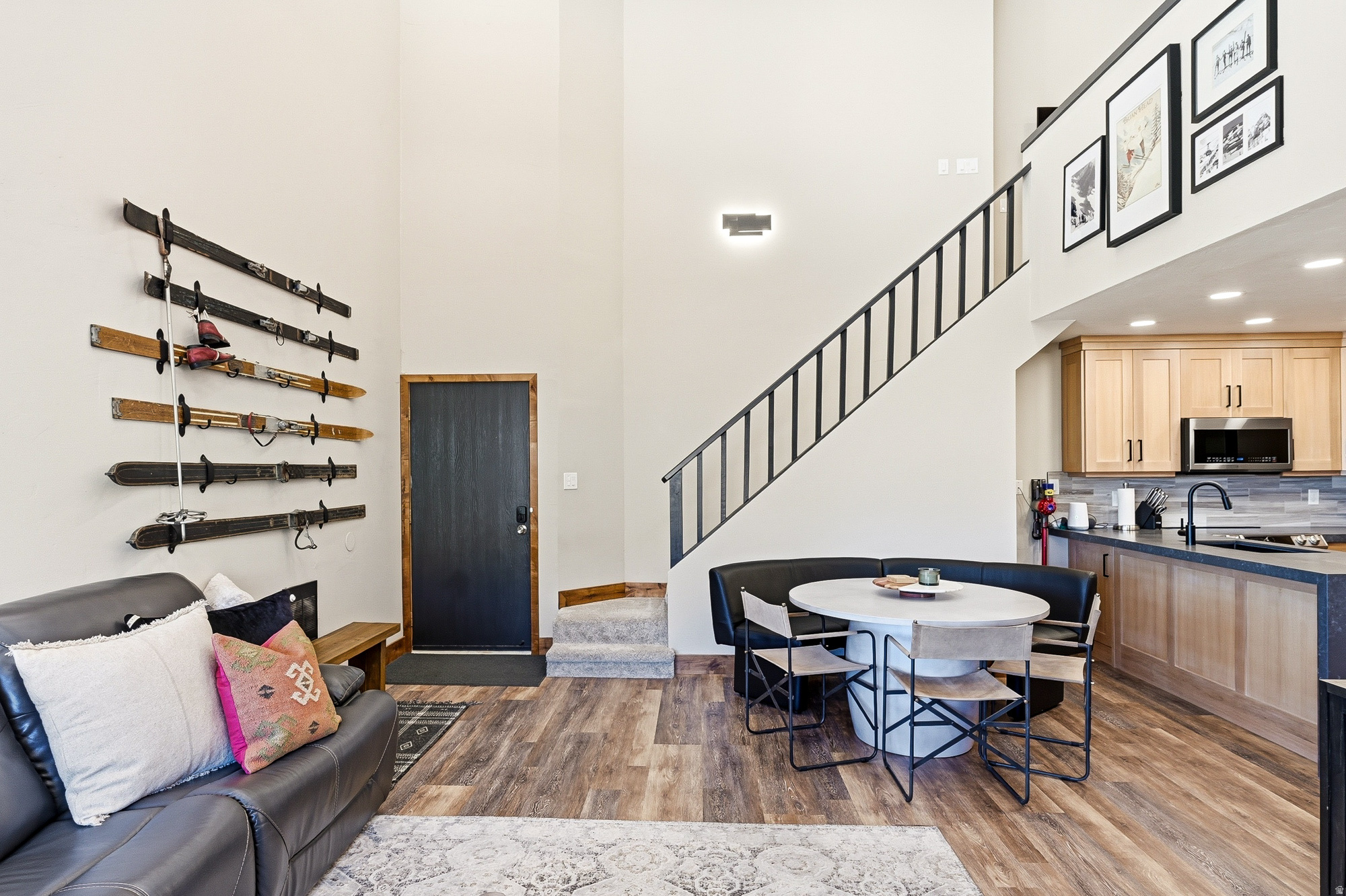 GIANT STEPS - Residential