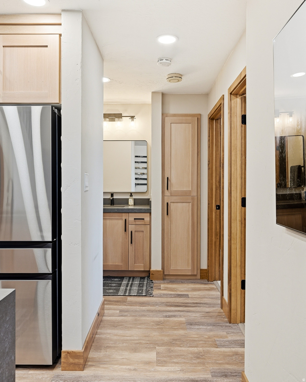 GIANT STEPS - Residential