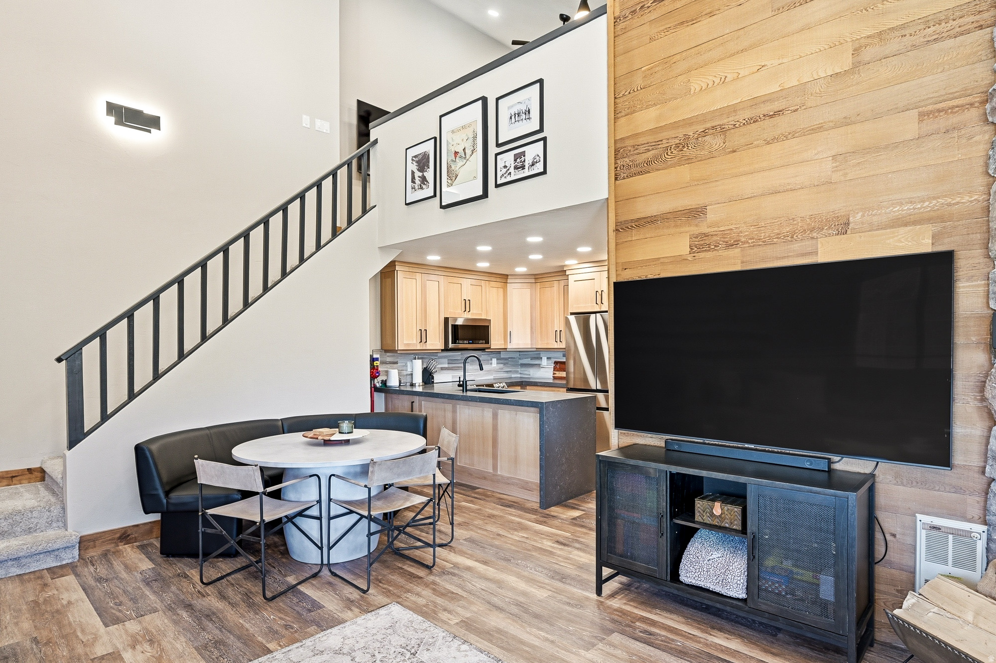 GIANT STEPS - Residential