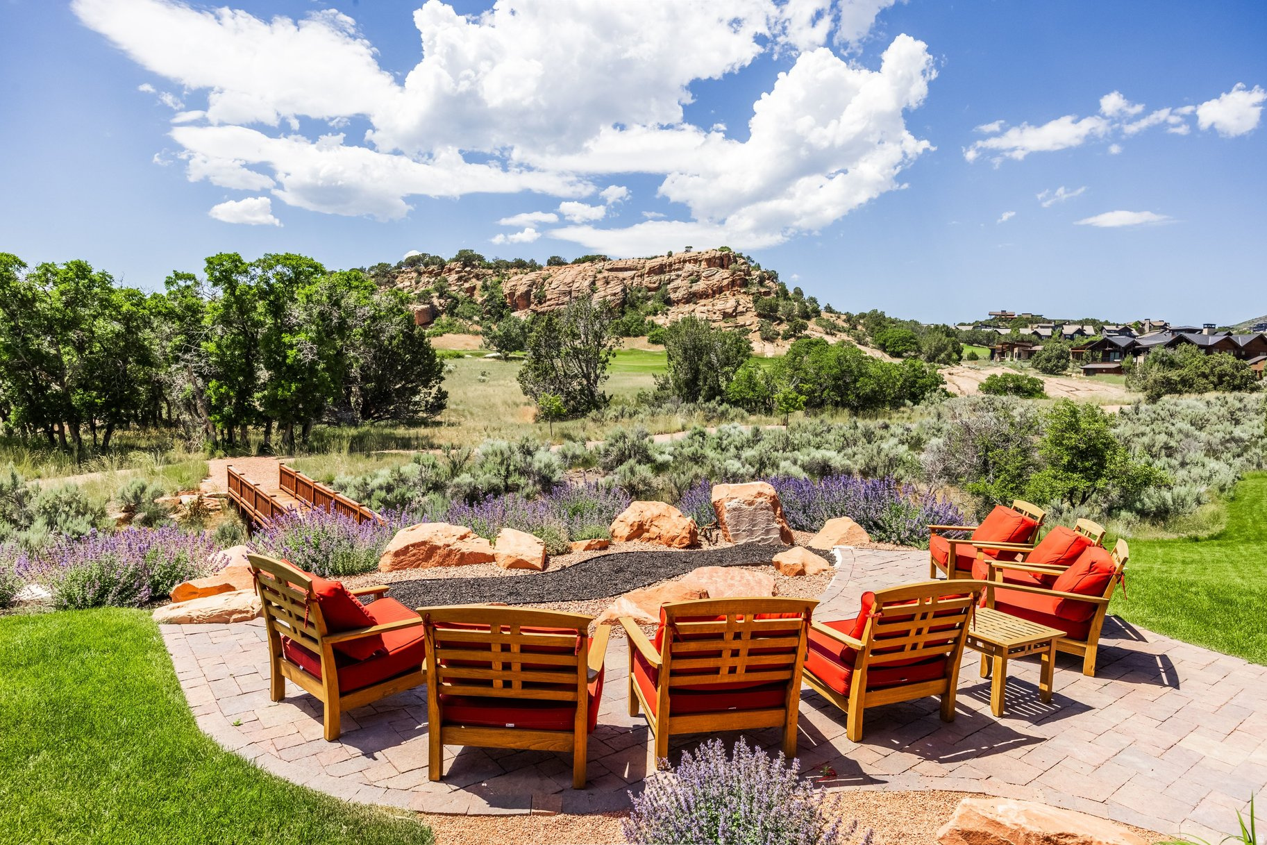 RED LEDGES - Land