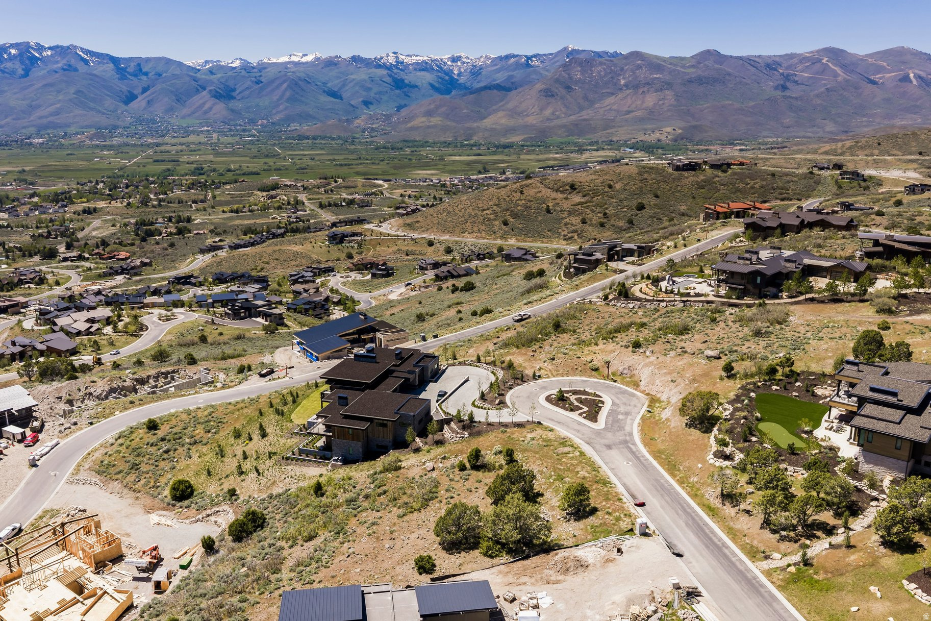 RED LEDGES - Land