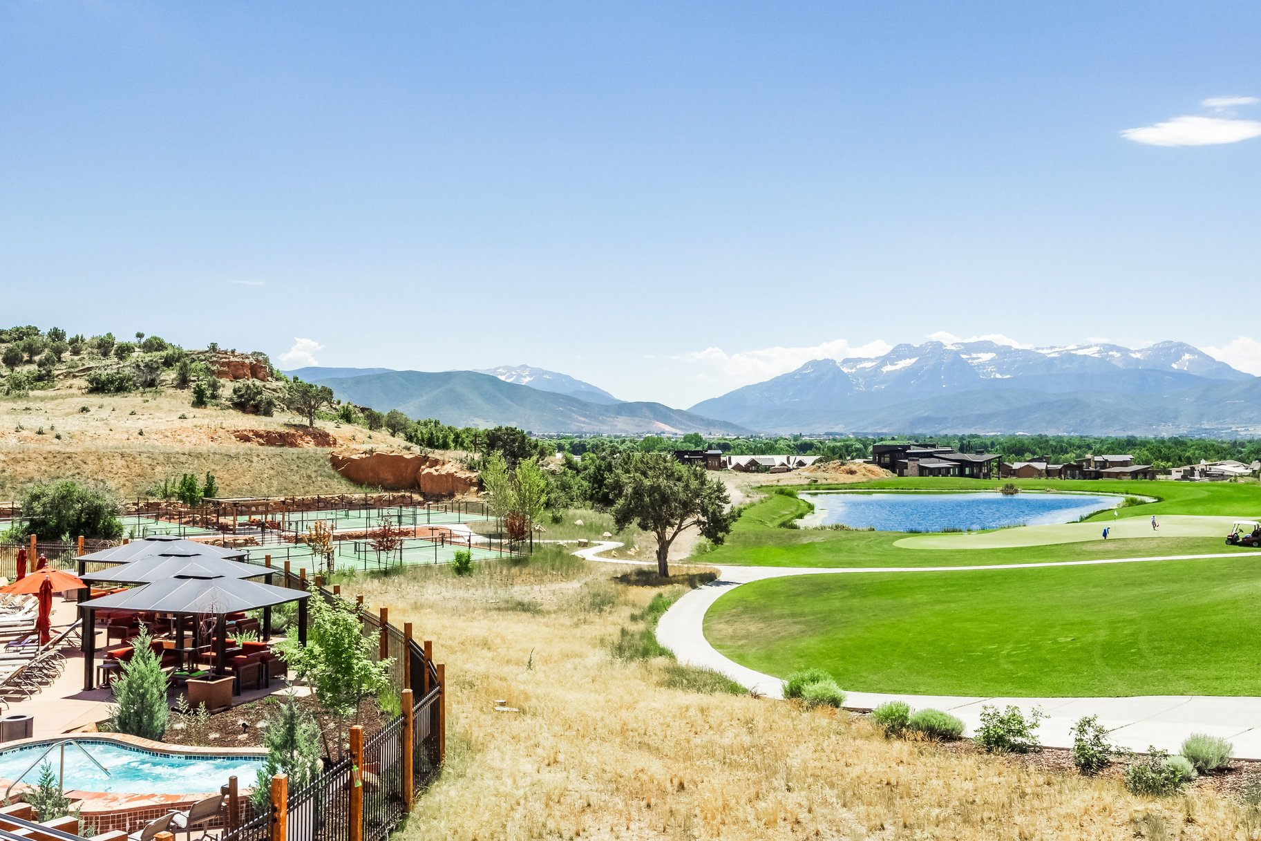 RED LEDGES - Land