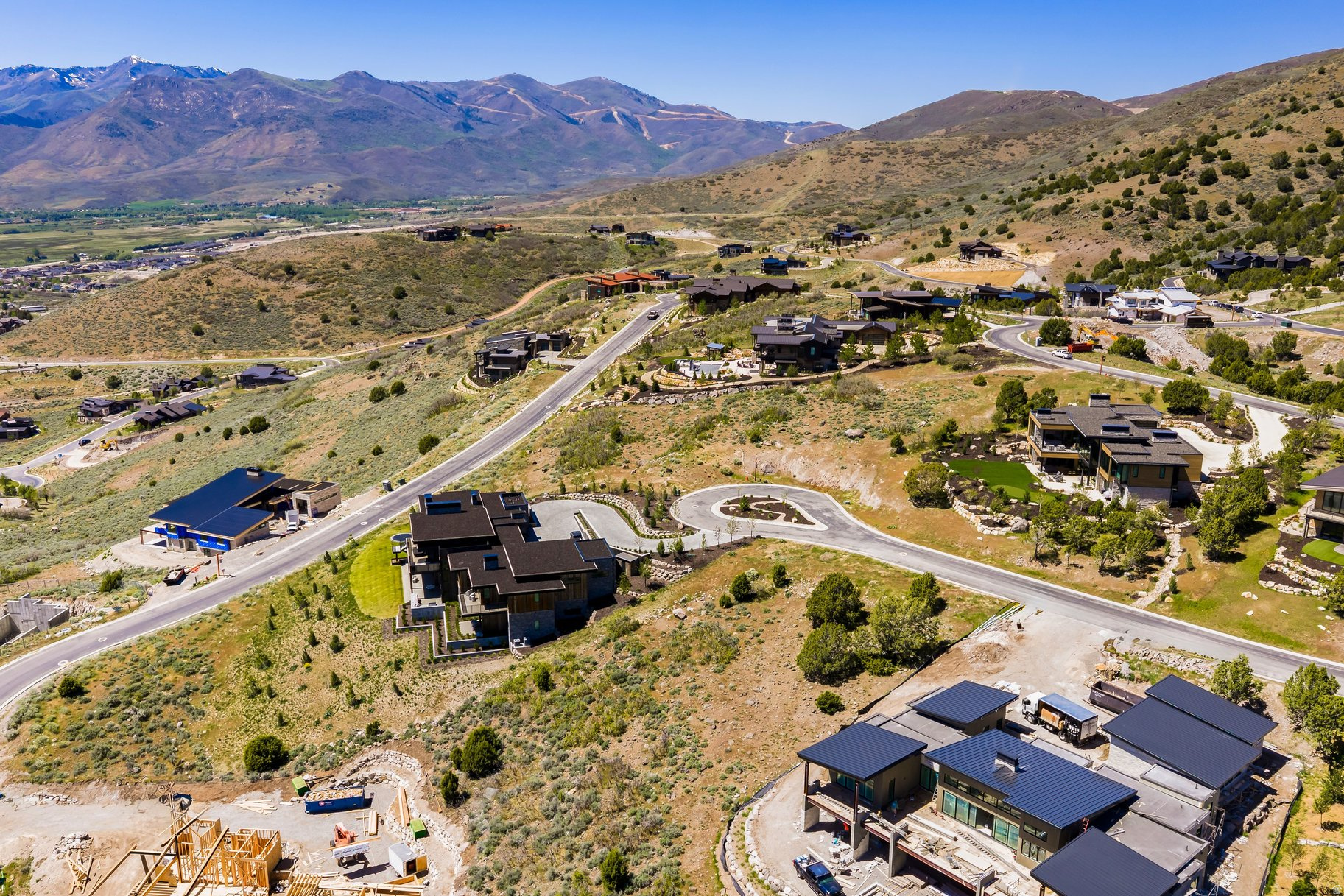 RED LEDGES - Land